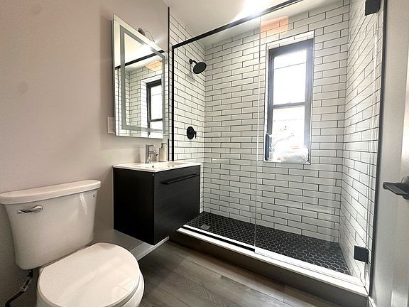 5th image of 3834 N Wilton Ave APT 2