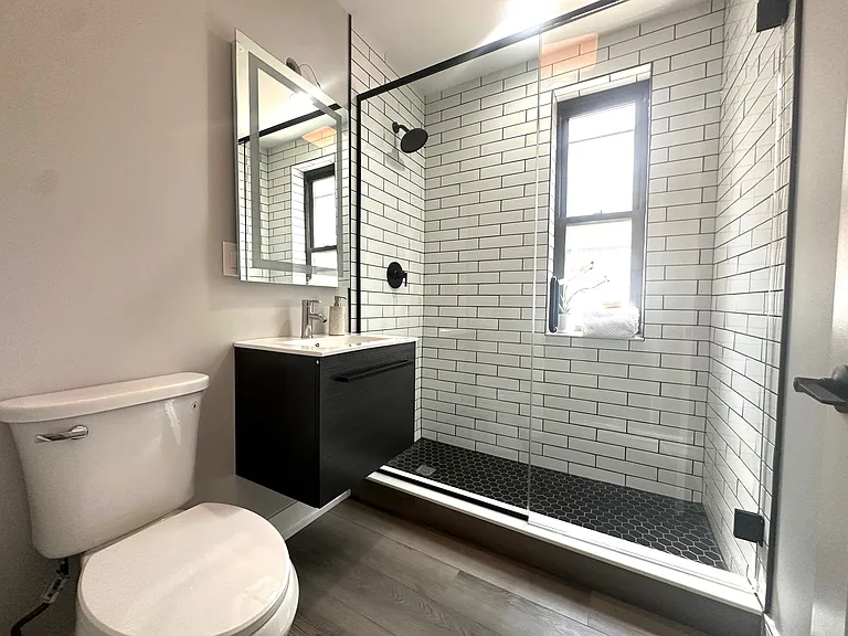 3834 N Wilton Ave #3 — Photo 8