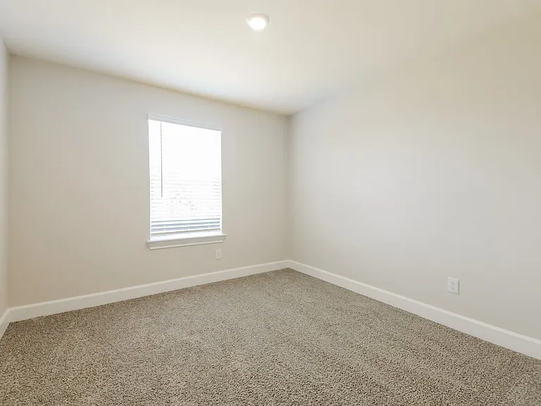 710 Princeton Hts — Photo 14