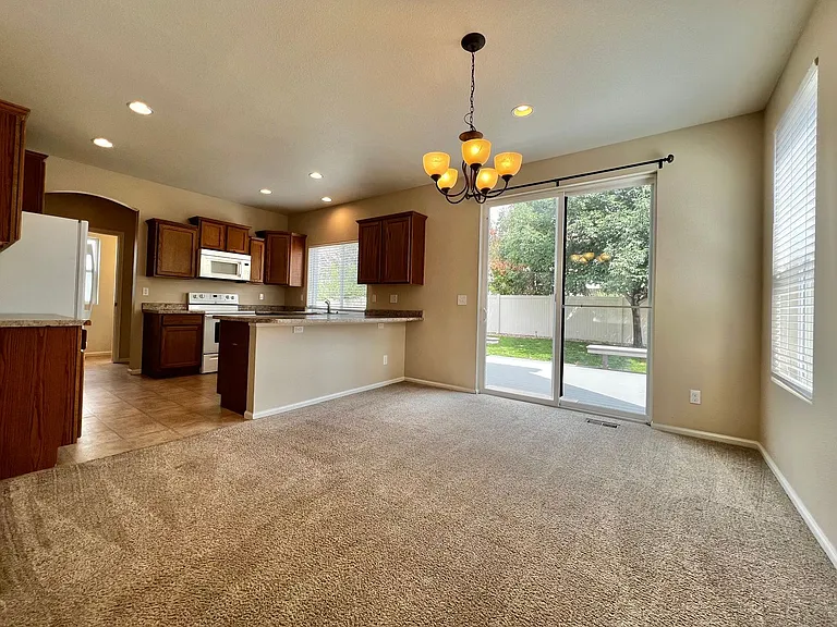 3913 Hunterwood Ln — Photo 7