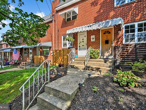 4th image of 917 Union St