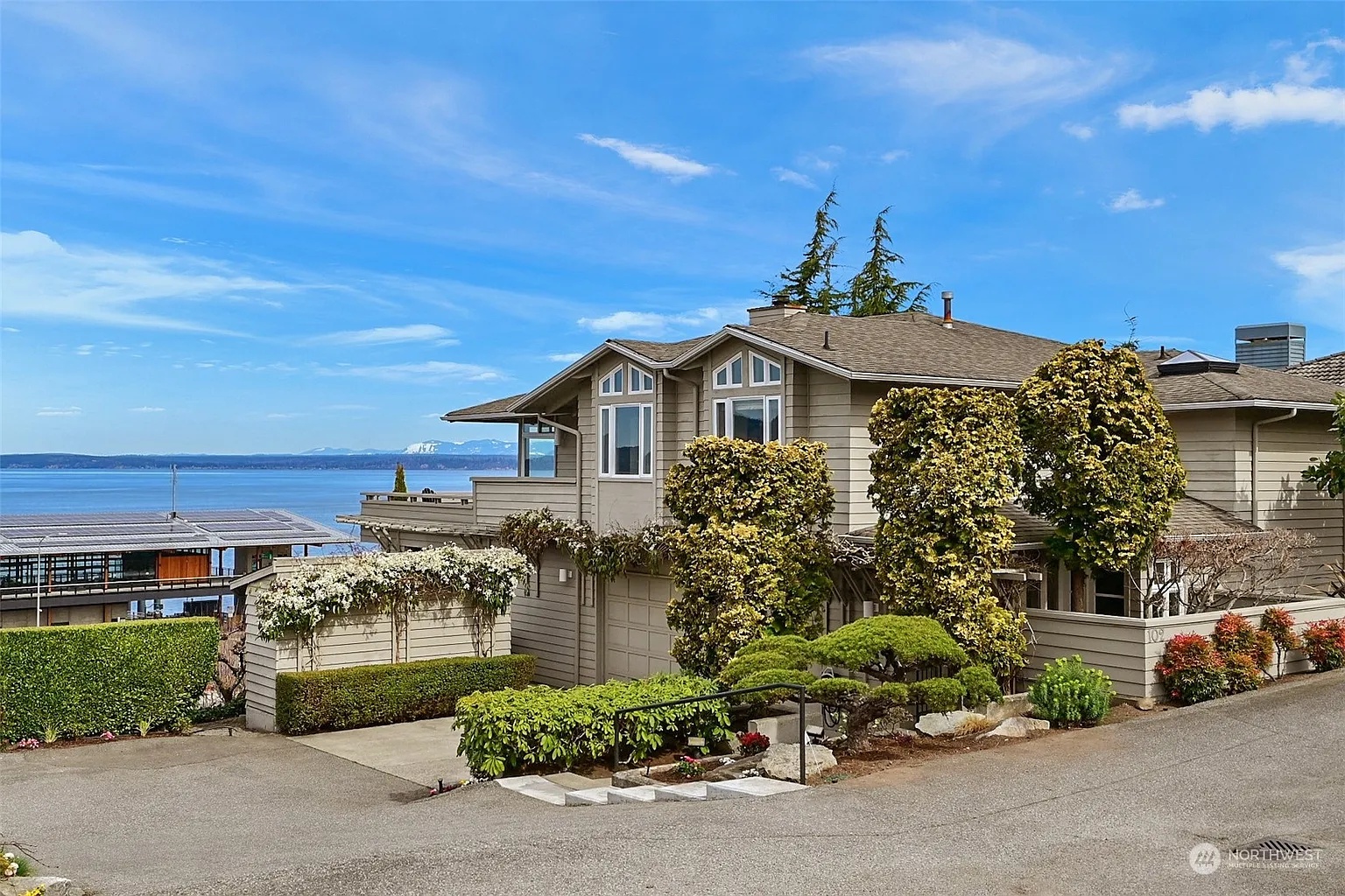 102 Cornelia Avenue photo 1