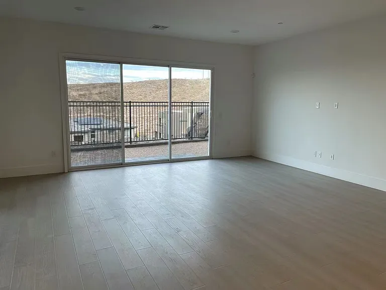 338 Kandinsky Ct — Photo 10