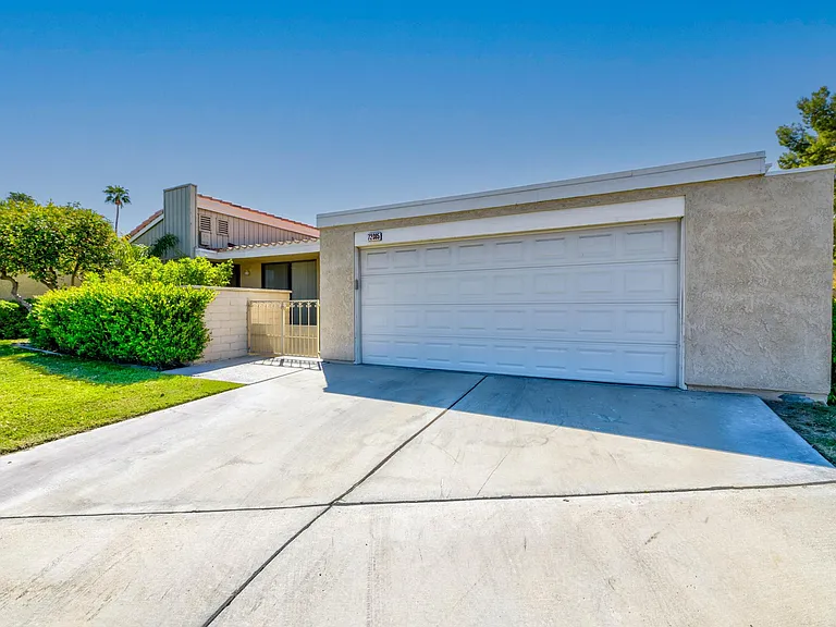 72385 Beverly Way — Photo 22