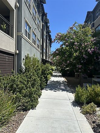 1st image of 1661 Spring St #432