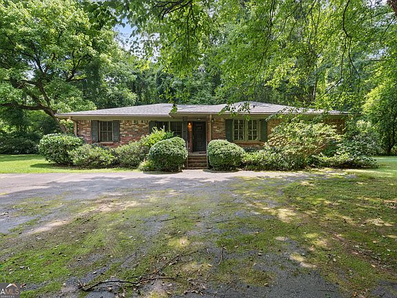 3rd image of 129 Parkside Cir #3