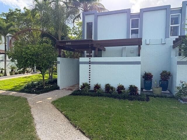 1st image of 840 NE 20th Drive
