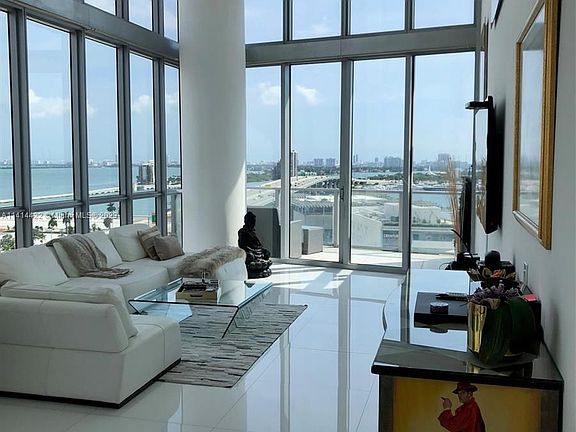 4th image of 1100 Biscayne Blvd Unit 1505