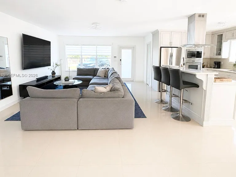 455 S Shore Dr — Photo 7