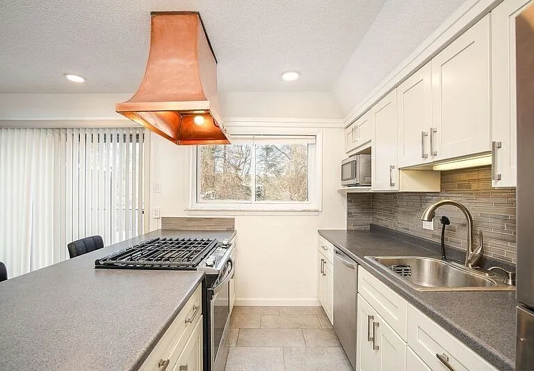 58 Williamsburg Dr #58 — Photo 5