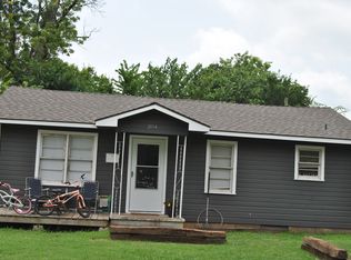 304 E Comanche St, Lindsay, OK 73052