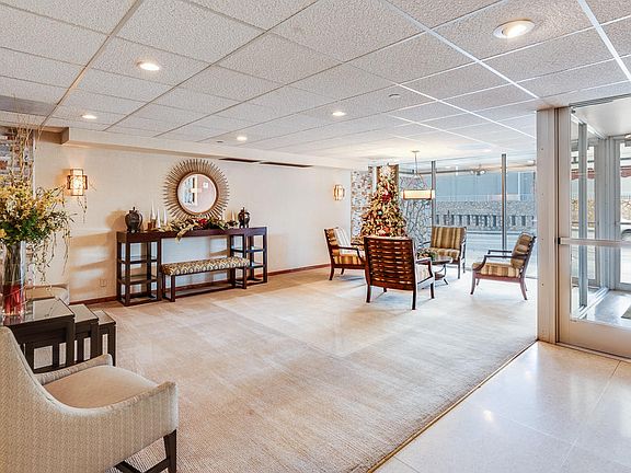 2nd image of 1800 N Stanton St APT 306