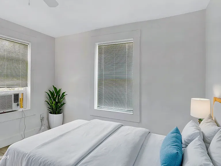 2737 Stuart Dr — Photo 15