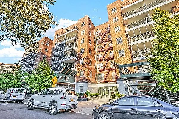 1st image of 66-15 Thornton Pl #1W