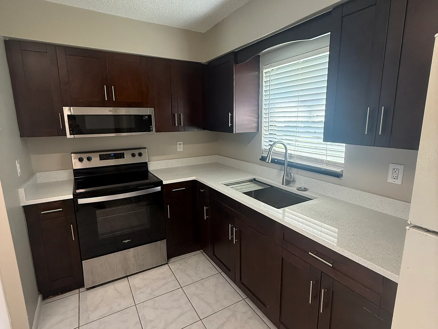 2 bed, 818 sqft, $1,750 — Photo 4