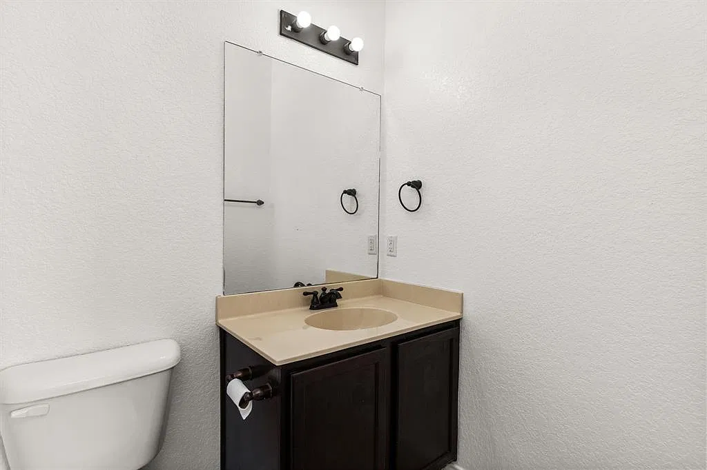 3 bed, 1281 sqft, $1,395 — Photo 4