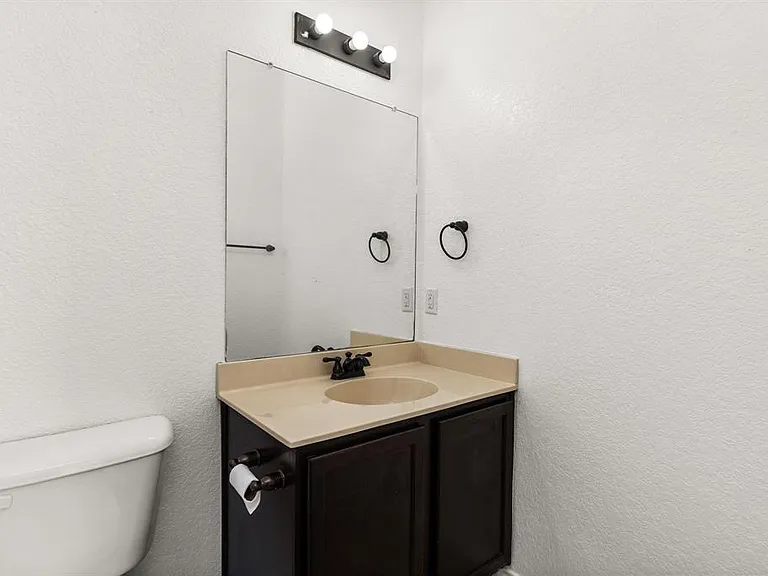 586 Creekside Cir #586 — Photo 9