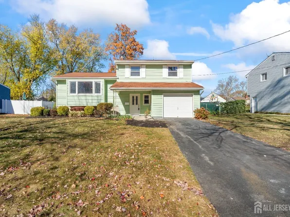 31 Deerfield Rd, East Brunswick, NJ 08816