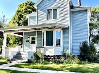 390 2nd St, Manistee, MI 49660