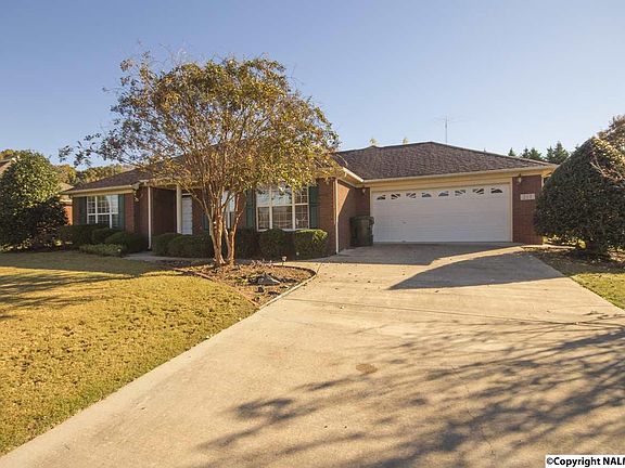 3rd image of 217 Tara Leigh Dr