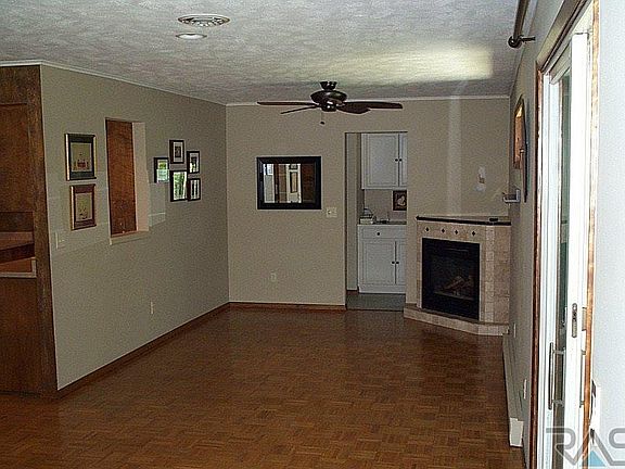 5th image of 47318 Austin Ct