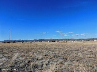 390 W Hawaii Rd, Paulden, AZ 86334