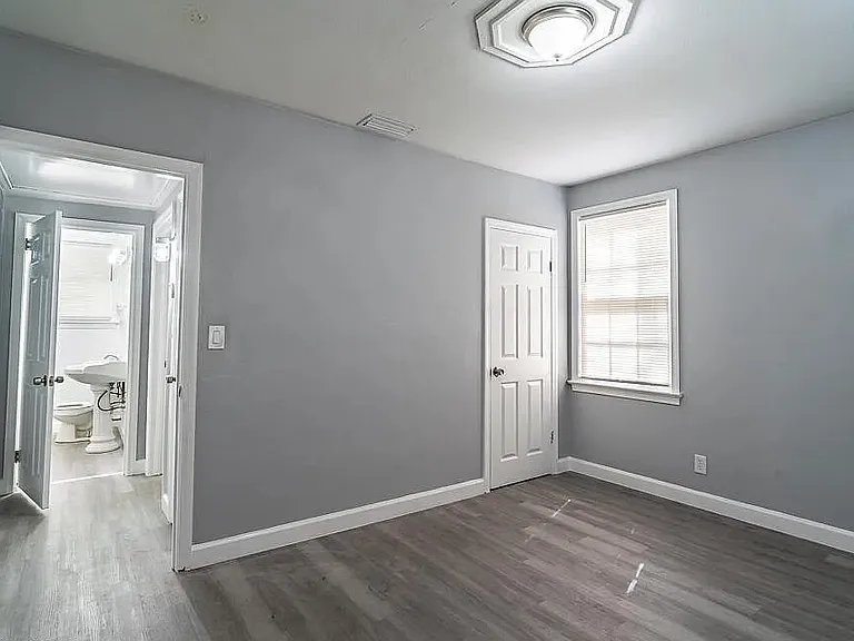 8027 Floyd St — Photo 8