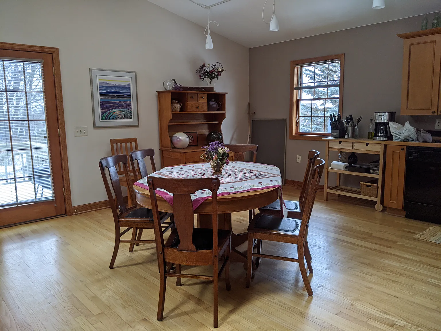 2 bed, 1200 sqft, $1,800 — Photo 2