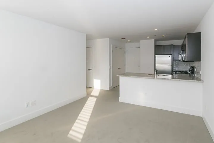 Shoreland — Photo 104
