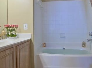 104 Ladyshire Ln APT C106, Rockville, MD 20850