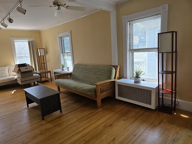 122 Oak St #3 — Photo 15