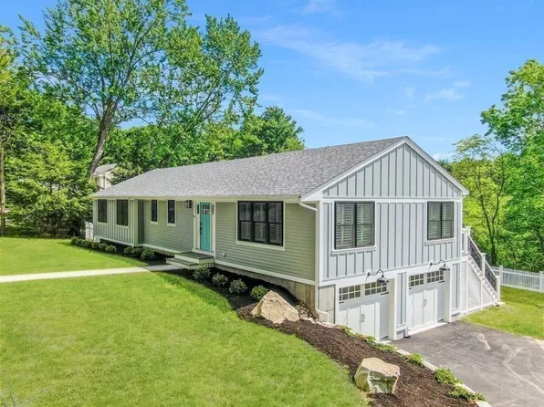 34 Nebo St, Medfield, MA 02052