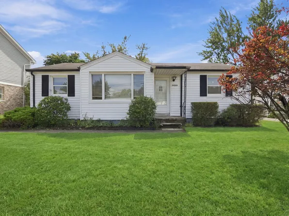 29209 Morlock St, Livonia, MI 48152