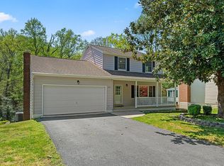 866 Twin Harbor Dr, Arnold, MD 21012