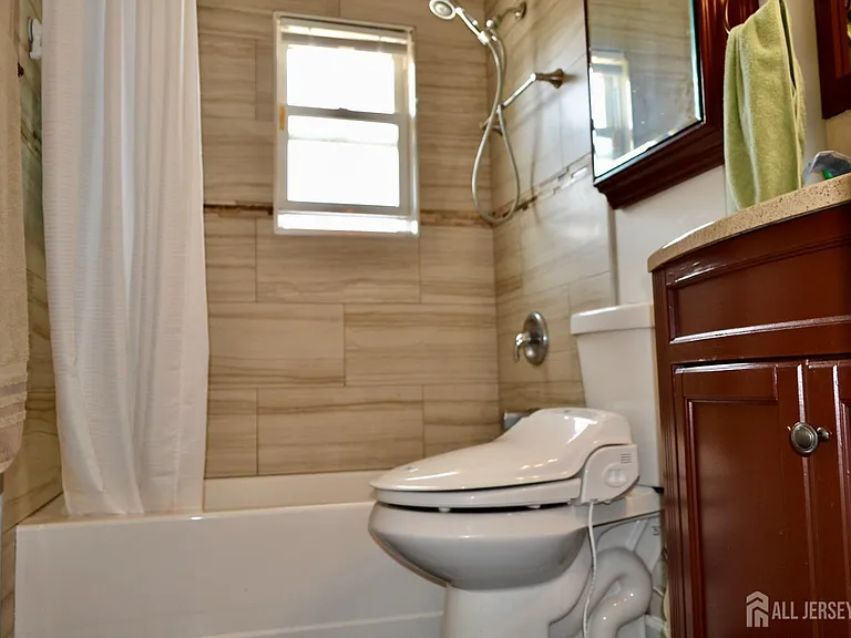 2 Albemarle Rd — Photo 14