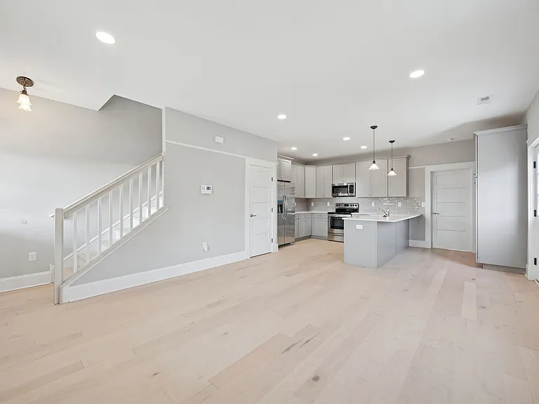 2437 Old Battery Ln — Photo 5