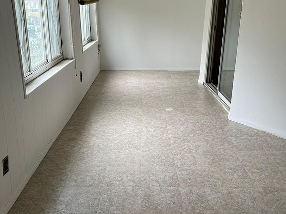 5th image of 8661 20th Ave