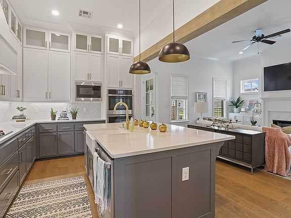 7th image of this home