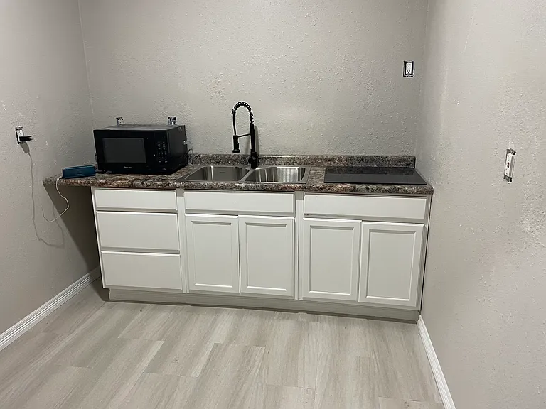 7436 Navigation Blvd #8 — Photo 9