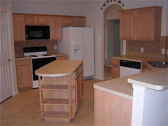 4th image of 2718 Pedernales Falls Dr