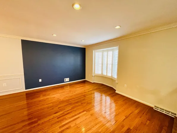 2003 Gallows Tree Ct, Vienna, VA 22182