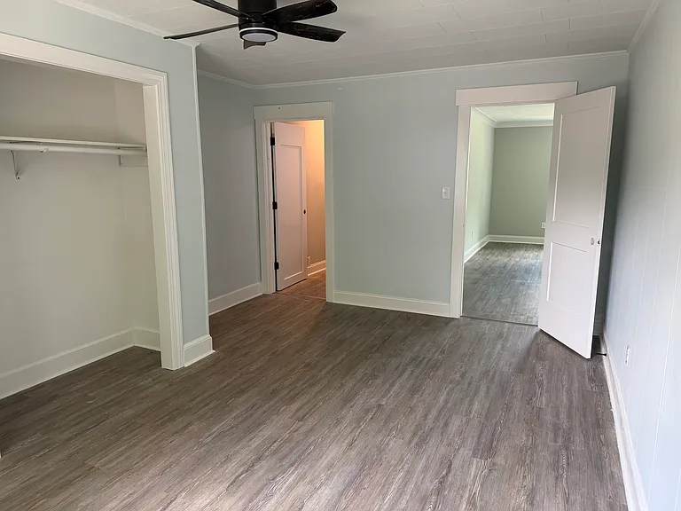 202 B Oak St #B — Photo 8