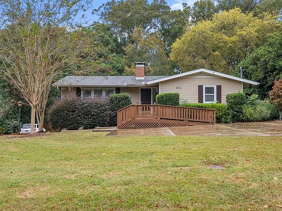 2nd image of 850 Brookwood Dr