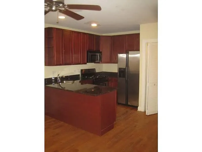 1937 W Granville Ave photo 1
