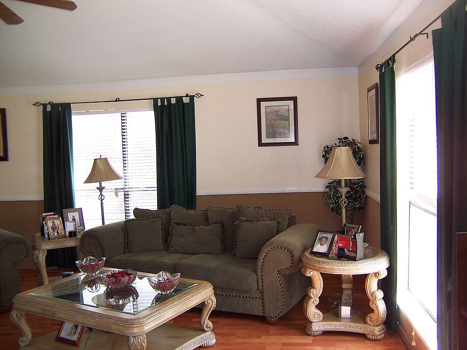 2nd image of 3230 Kingswood Dr