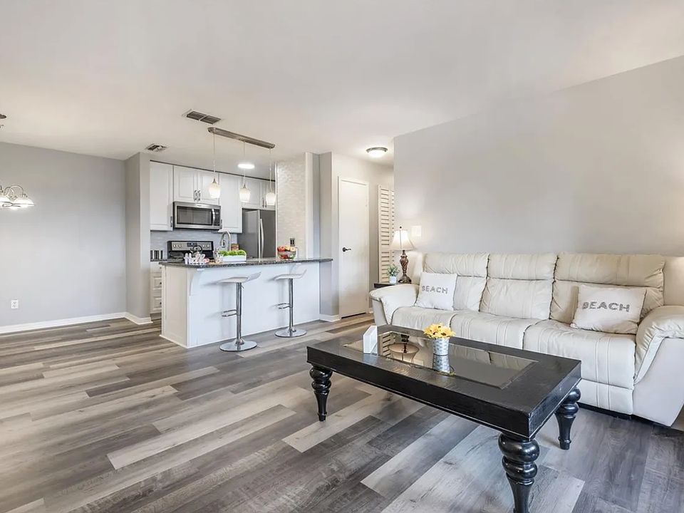 1st image of 1400 Gandy Blvd N Unit 315