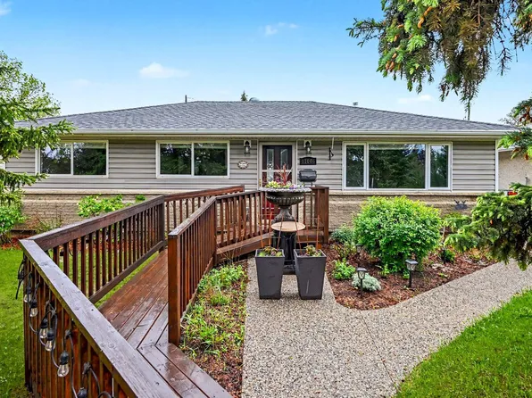 11006 161st St NW, Edmonton, AB T5P 3K2