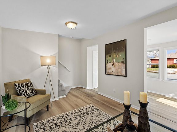 5th image of 346 11th Ave S