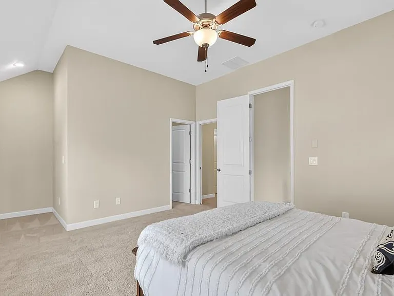 7205 Lowery Oak Dr — Photo 21
