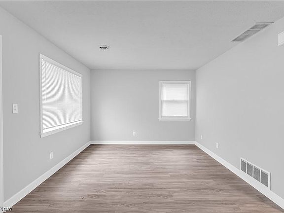 3rd image of 30 Broadmore Ave